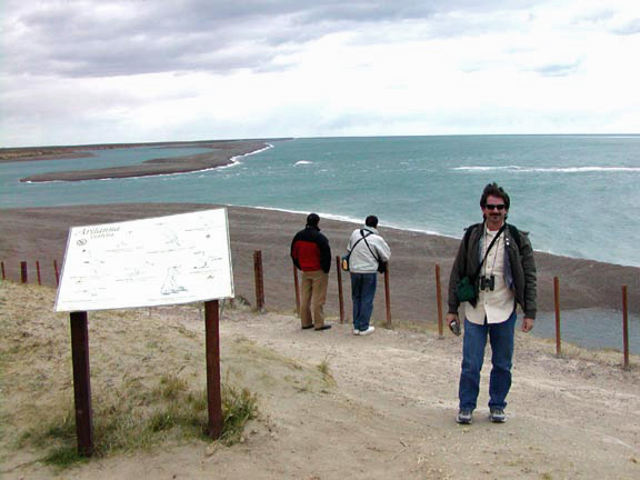 PuertoMadryn-Oct-2003-030-Pete-lookout-point1