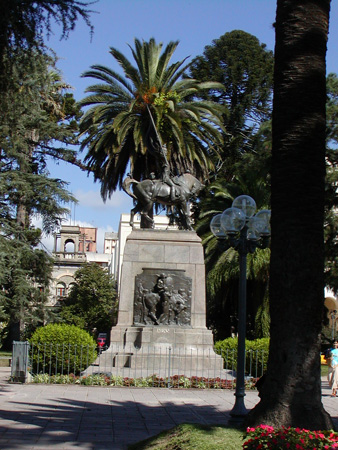 Salta-Apr-03-Ron-101