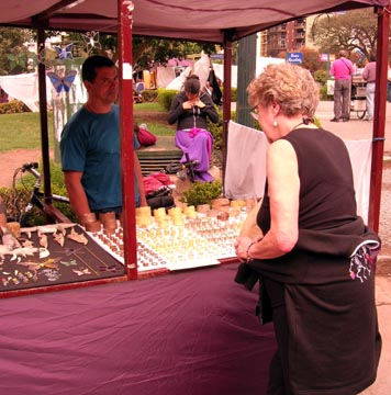 10-23-05-momparty-04