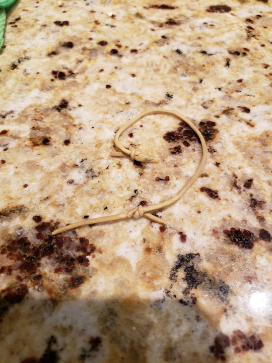 2022-07-Knotting a Rubber band-002