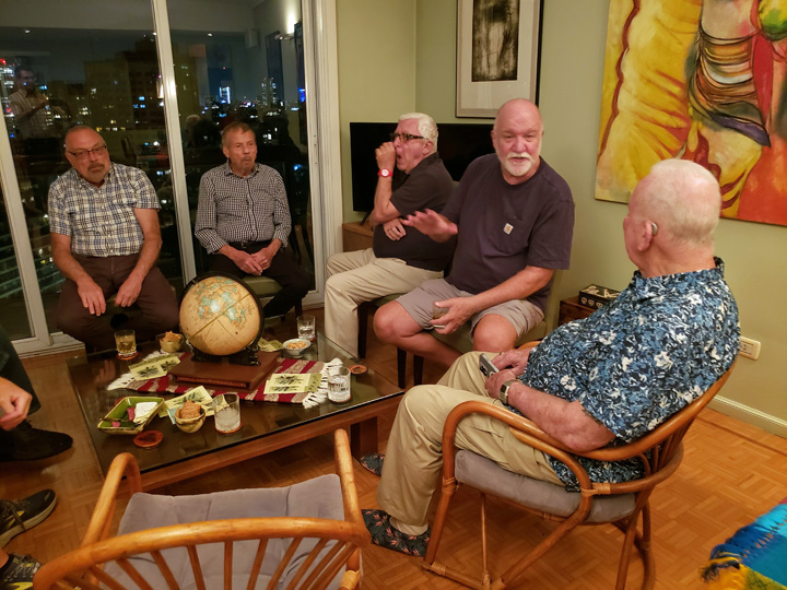 2022-11-19-DinnerWithFriends-08